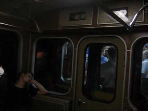 Темный вагон метро // Dark metro car