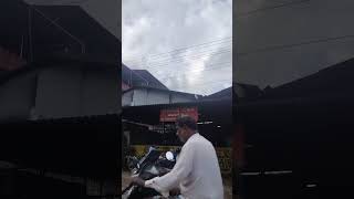 Holige Bhatru, Hebri