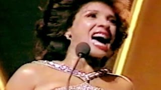 Watch Shirley Bassey Nobody Does It Like Me video