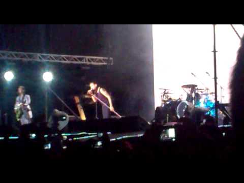 Walking In My Shoes - Depeche Mode - 15 Octubre