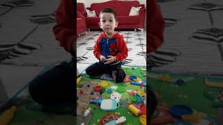 Poyraz Ali Statik Kum Ile Babasına Pasta Yapıyor
