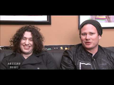 225 ANGELS AND AIRWAVES LOVE INSTORES AND MEETING FANS AT LOONEY TUNES