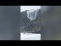Videoen av fossen går verden rundt. Ser du hvorfor?