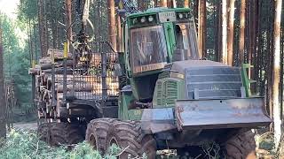 How John Deere Harvester 1270G And Forwarder 1510G Work In The Forest