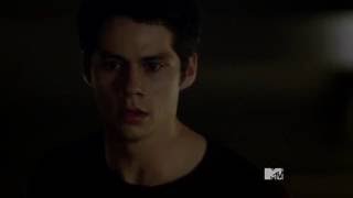Teen Wolf - Stiles arrives at the station and sees that Lydia is hurt