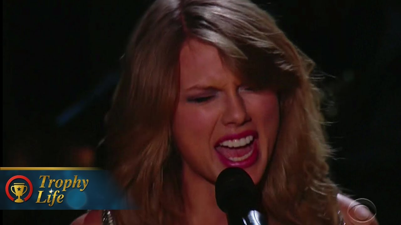 Taylor Swift Performs "All Too Well" at 2014 Grammys! Celebrates Lorde