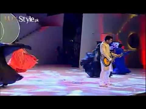 Insha Ji Utho by Atif Aslam in Lux Style Award 2013