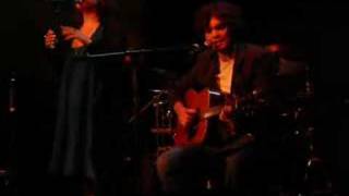 Watch Mia Silvas Turn Around video