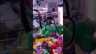 Dinosaur Goes Rawr In The Claw Machine