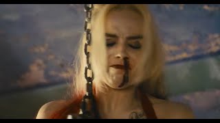 Woman breaks man’s neck with her legs (Headscissors kill) (Margot Robbie ‘den ac