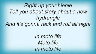 Watch Tub Ring Moto Life video
