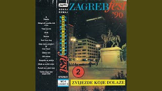 Sklopi Oči Muzika Dok Svira