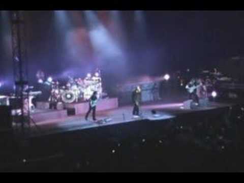 Dream Theater - The Spirit Carries On (2006 Live In Seoul)