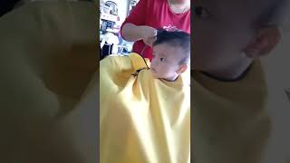 Aduh Gemesnya Potong Rambut Si Dedek Ganteng