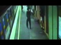 Baby stroller pram miraculous escape go right under train bebe cae por abajo de un tren