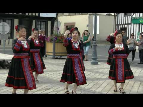 Hmong France Festival Aubigny S/Nère. Dance.  28/07/2017.