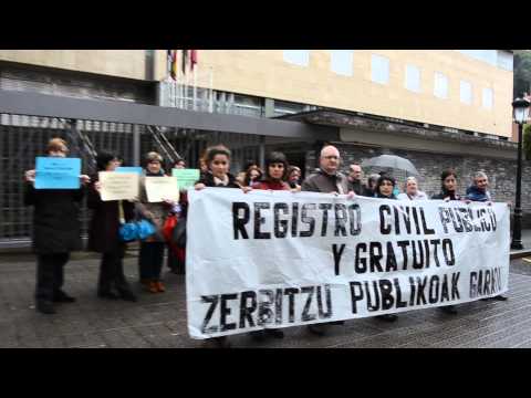 Gernika-Lumoko Auzitegiko beharginen protesta elkarretaratzea
