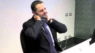 Esercizi da fare in ufficio - dentato anteriore, deltoidi -