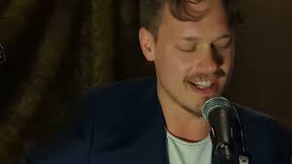 Lucas Penner - Fallen Apple (live @Tibet Street Records)
