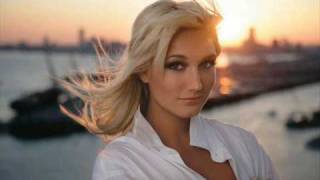 Watch Brooke Hogan Dance Alone video