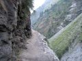 Annapurna+Circuit+-+narrow+trail+near+Chame