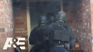 Dallas SWAT: Officers Bust Their Way in but Murder Suspect Is Gone | A&E