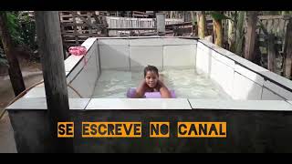 Minha Filha Na Piscina