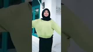 Tik tok Gadis Hijab buka Baju#shorts # YouTube Shorts beta