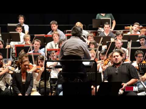Riccardo Muti prova La Traviata di Giuseppe Verdi