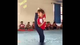 Amazing Chinese Girl Is Very Wonderful Kungfu Training