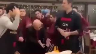 Czn Burak Ateşe Tapan Amca