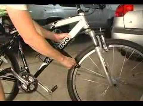 حامل عجلة بالسيارة 