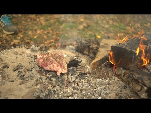 Стейки прямо на костре Стейки прямо на костре