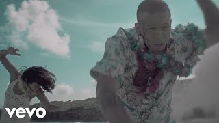 Watch Calle 13 Muerte En Hawaii video
