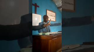 Momento Sagrado Pastor Declarando União Eterna.