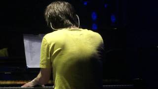 Watch Thom Yorke Like Spinning Plates video