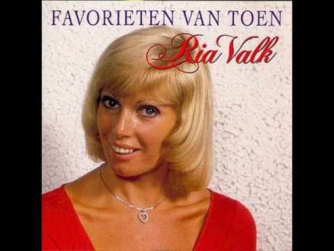 Ria Valk - Er Hangt Een Dame Aan De Dakgoot Ria Valk - Er Hangt Een Dame Aan De Dakgoot