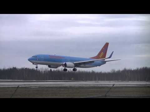 Sunwing Airlines Boeing 737-800 Landing Sunwing Airlines Boeing 737-800 Landing klip izle