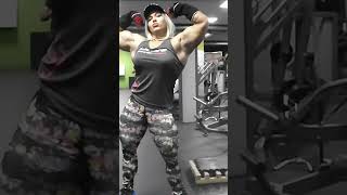 Nataliya Kuznetsova Flexing Huge Arms