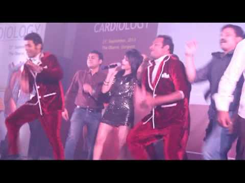 Sonu Kakkar performing at 3rd Summit of Cardiologist