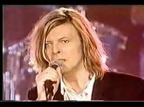 The Man Who Sold The World - David Bowie - Live at the beeb