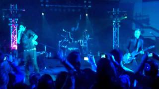 Watch Manic Drive Intro video