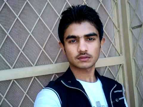 Woh hata rahay hai parda