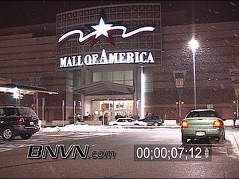 11/30/2005 Snow Storm at the Mall Of America