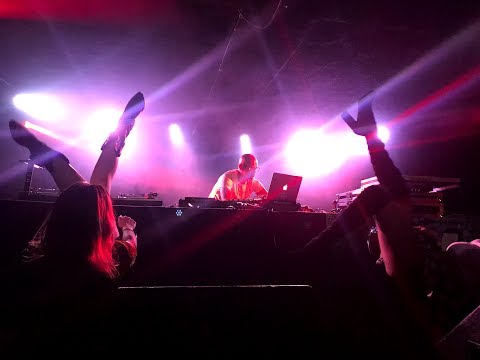 MartyParty - DO A TRICK (Ft. Sirens of the North) - live show @ Hodi's Half Note