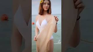 Cewek Cantik Tiktok Di Pantai