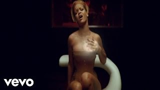 Клип Rihanna - Russian Roulette