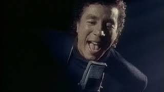 Watch Smokey Robinson Everything You Touch video