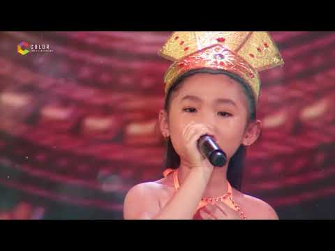 Cô bé 7 tuổi Nghi Đình 'đốn tim' ban giám khảo từ những câu hò của bài Tân cổ đất nước lời ru