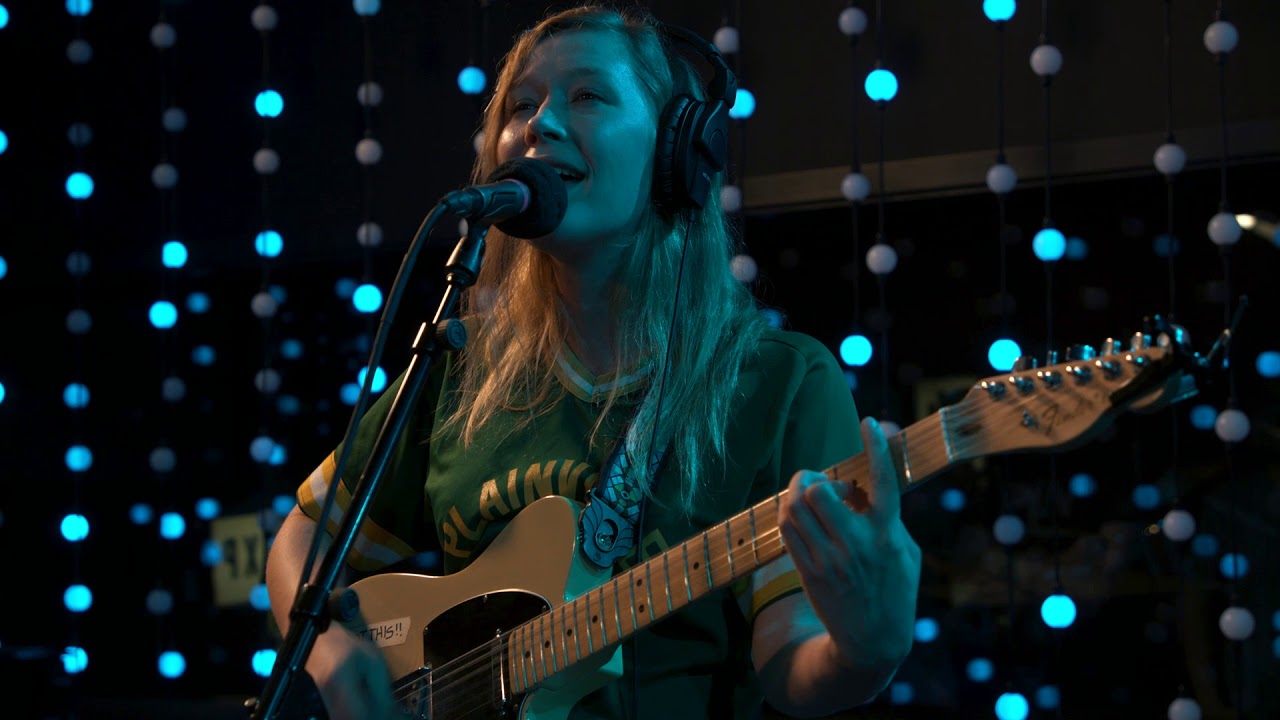 Julia Jacklin - 米KEXPにて"Turn Me Down"など4曲を披露 スタジオ・ライブ映像を公開 thm Music info Clip